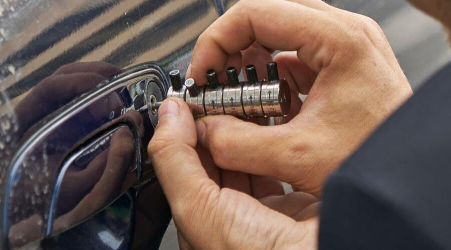 Expert Emergency Roof Repairs services in Ebony, VA